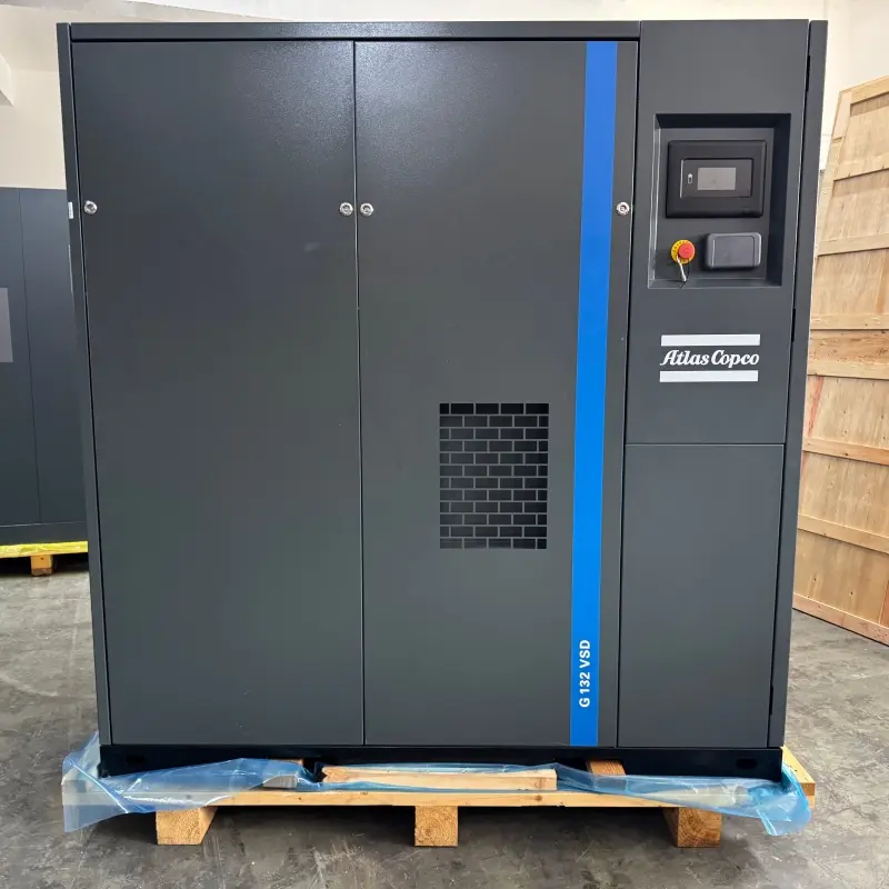 Comhbhrúiteoir Scriú Instealladh Ola Atlas Copco G132VSD 400V 50HZ Tiomántán Luas Inathraithe
