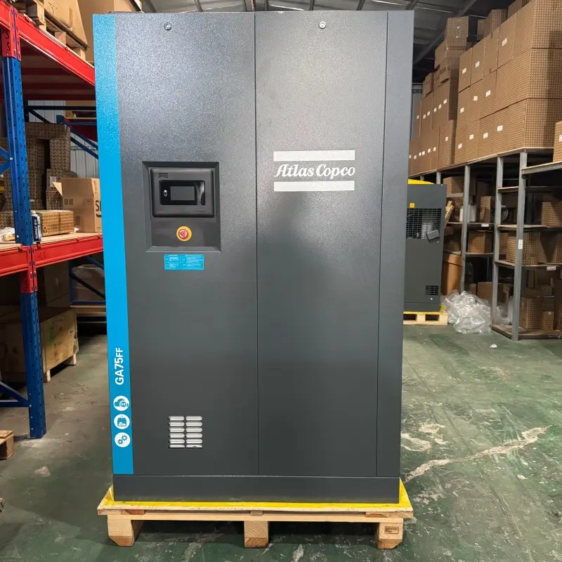 Comhbhrúiteoir Scriú Instealladh Ola Atlas Copco GA75FF 75 kW 100 HP Fíor-Thriomadóir Comhtháite